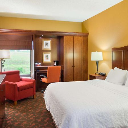 Larkspur Landing Carlisle Hotel Exterior photo