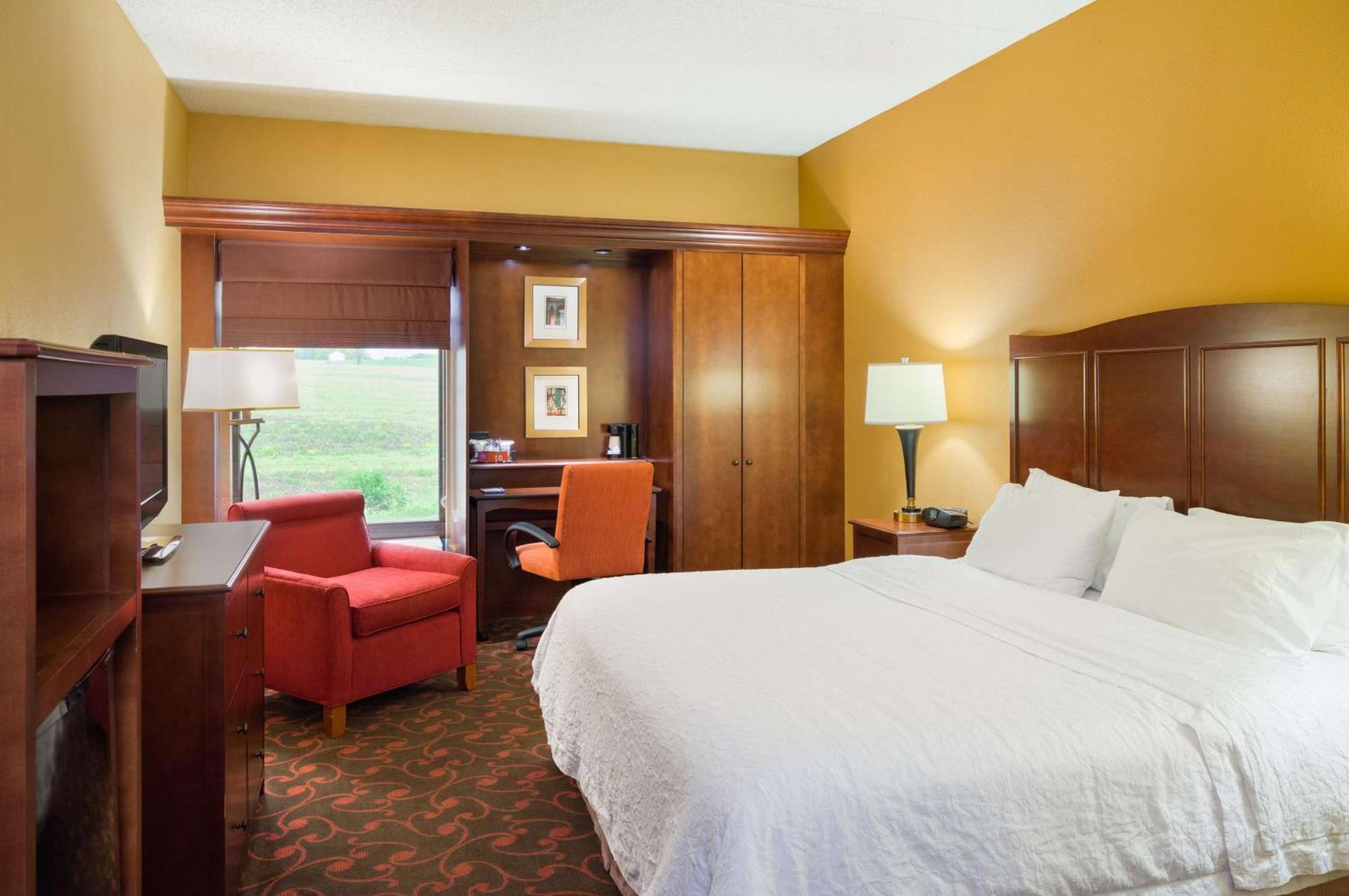Larkspur Landing Carlisle Hotel Exterior photo