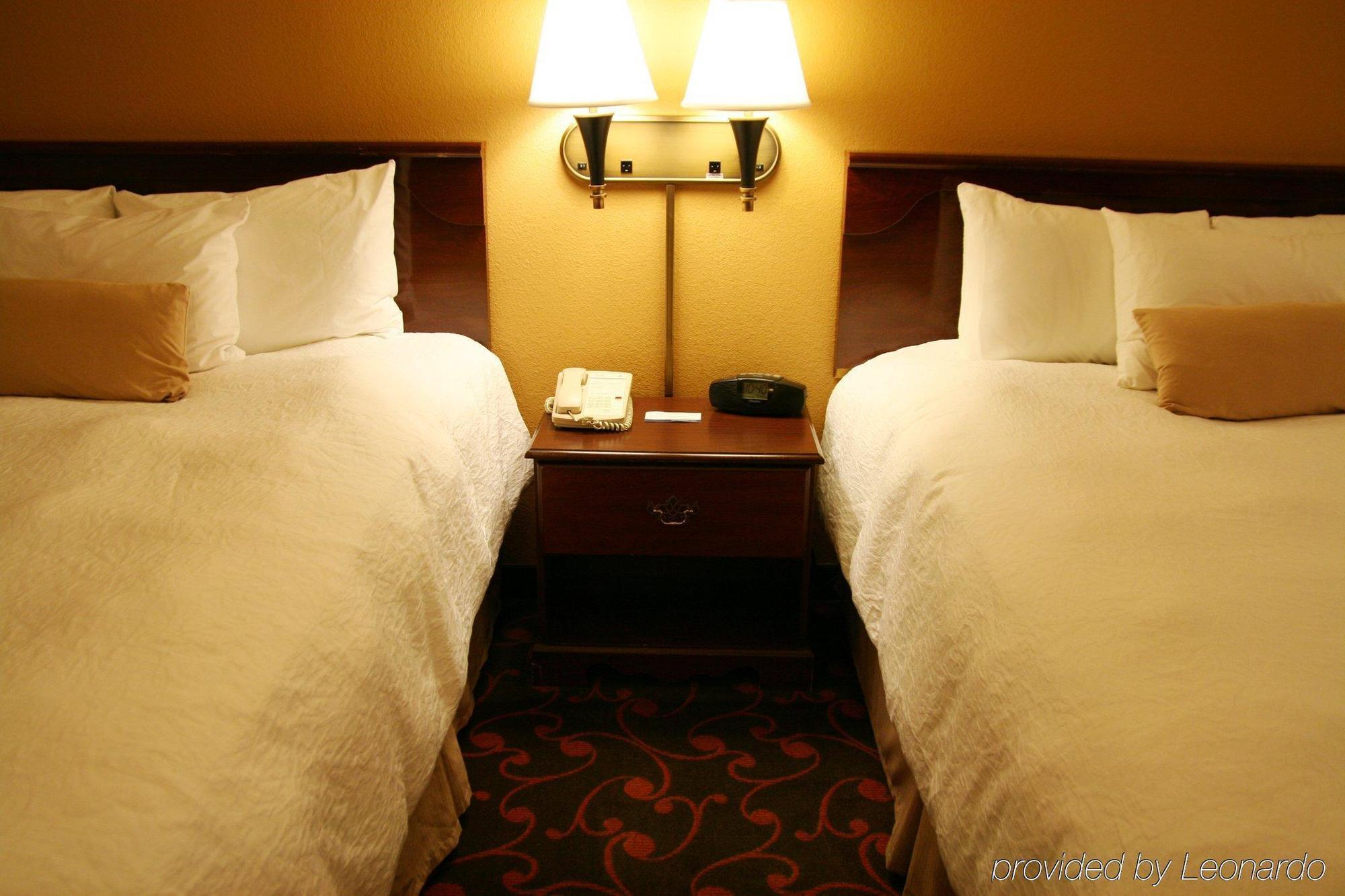 Larkspur Landing Carlisle Hotel Exterior photo