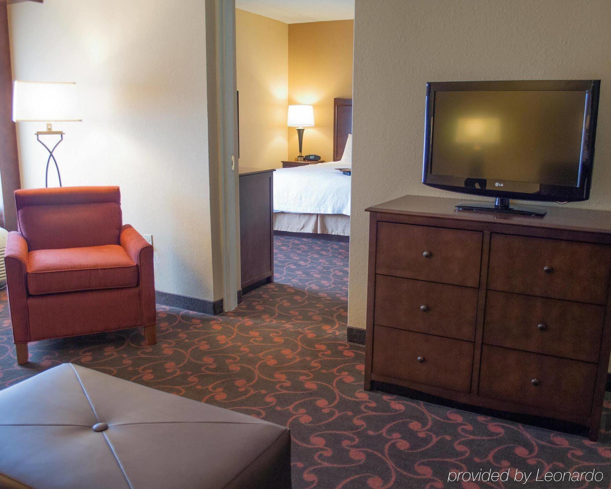 Larkspur Landing Carlisle Hotel Exterior photo